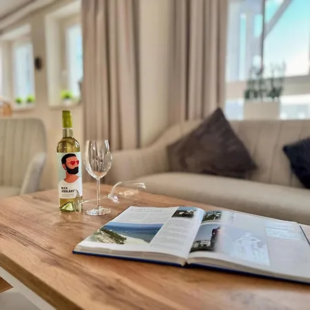 Apartment Komfortable In Mit Balkon